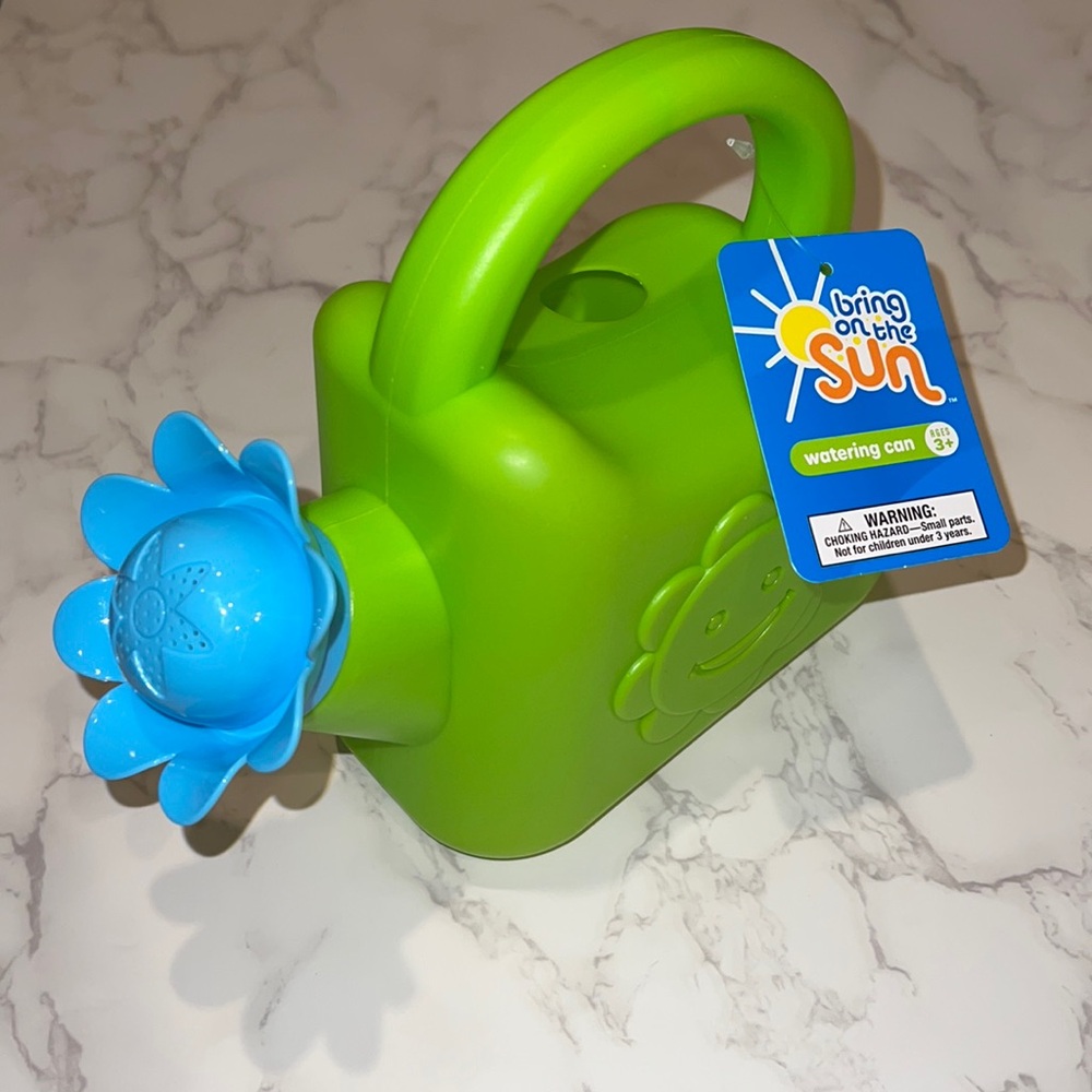 NWT Small Watering Can Toy PlasticKettles Watering for Indoor and Outdoor Play